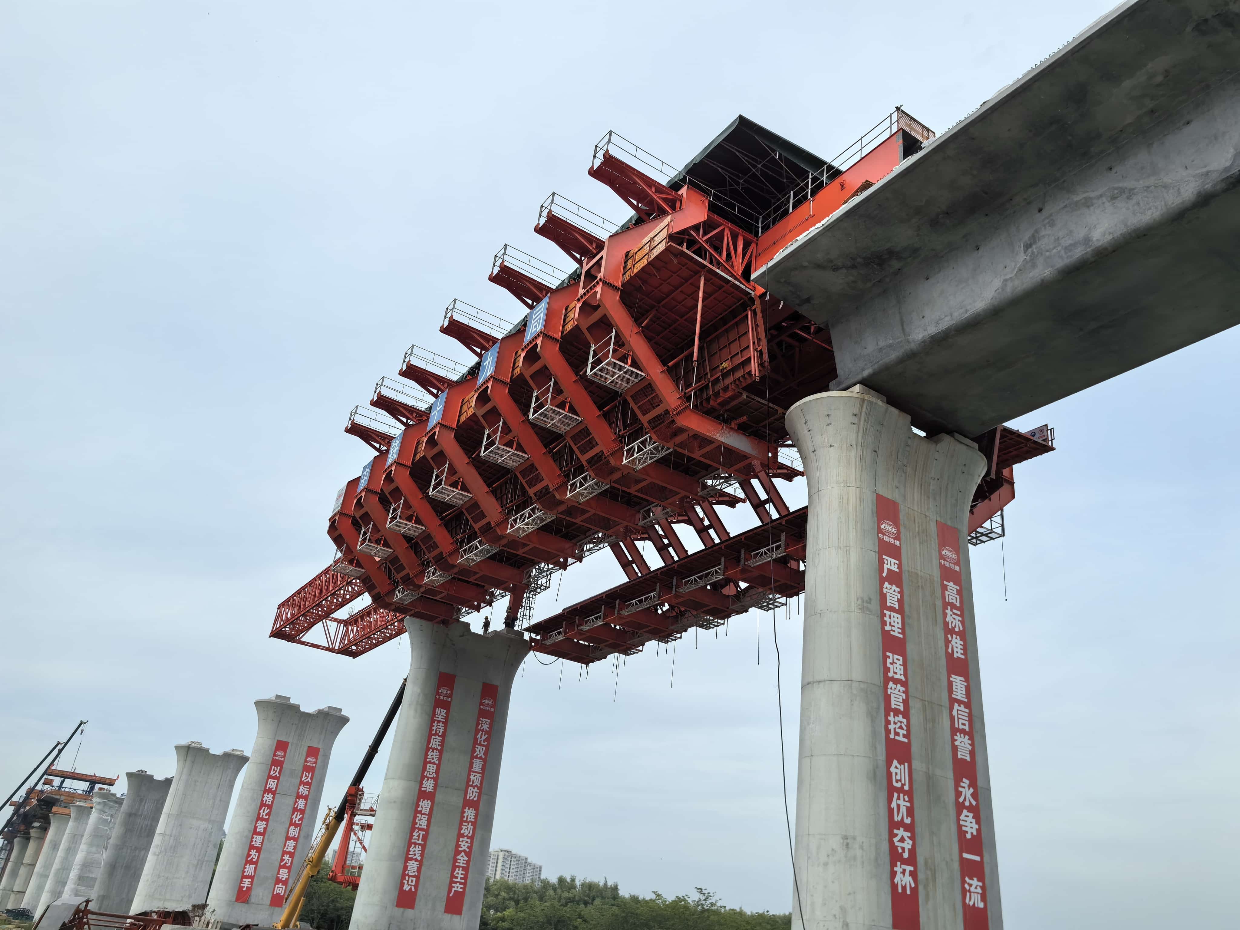 湖北十堰移动模架出租厂家 移动模架施工的顺序